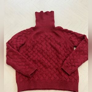 Venus Turtleneck sweater - cable knit - Size S. Very thick